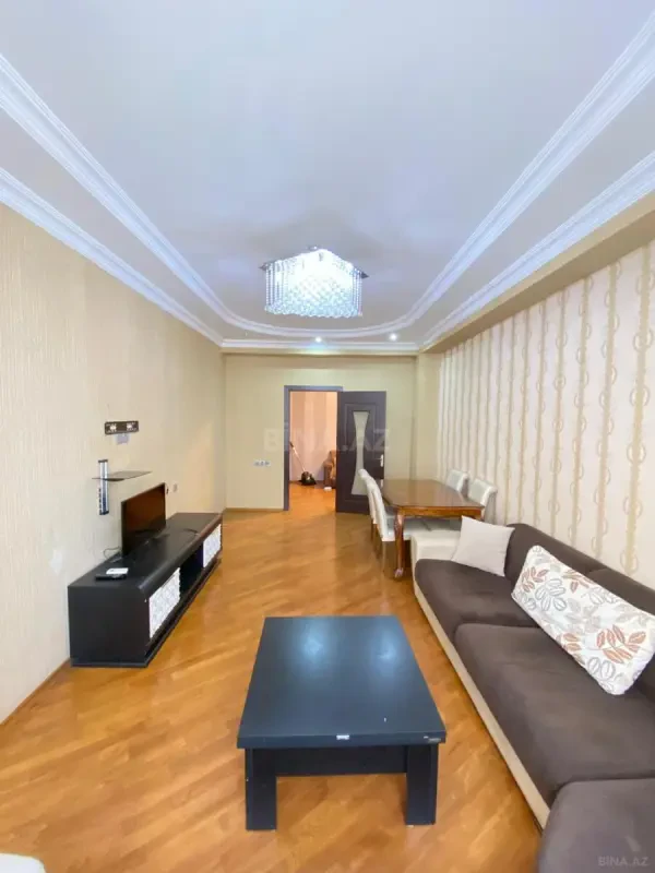 Kirayə verilir 3 otaqlı mənzil 130 m²