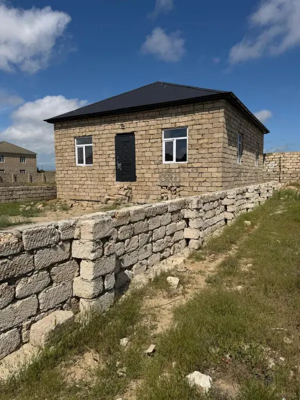 Satılır 3 otaqlı həyət evi 95 m²