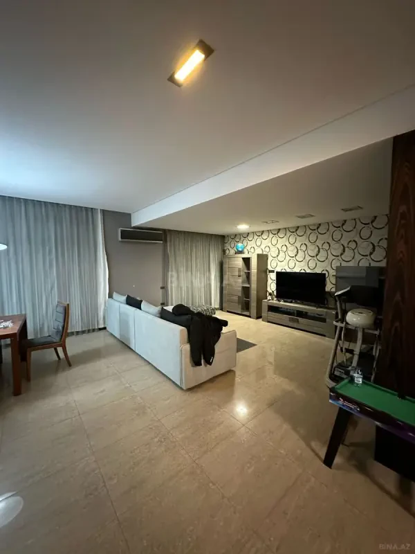 Kirayə verilir 4 otaqlı mənzil 160 m²