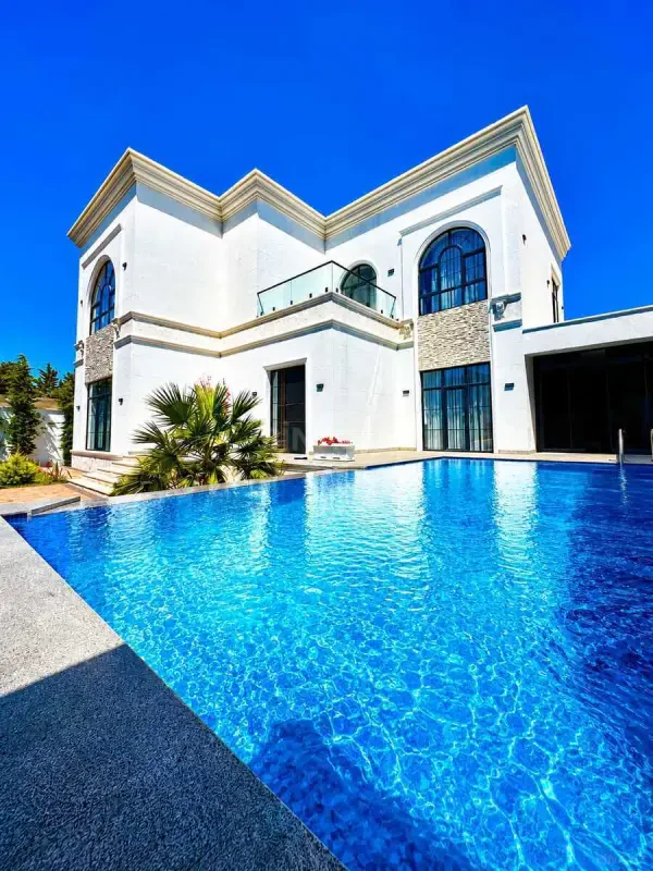 Satılır 6 otaqlı həyət evi 350 m²