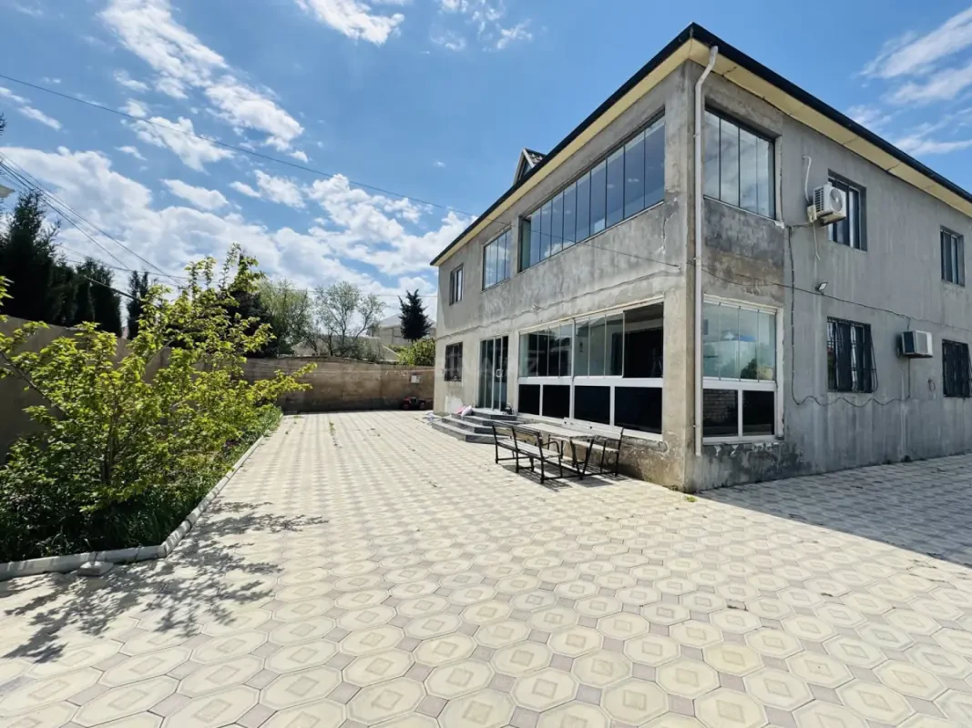 Satılır 6 otaqlı həyət evi 300 m²