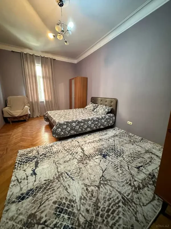 Kirayə verilir 2 otaqlı mənzil 68 m²
