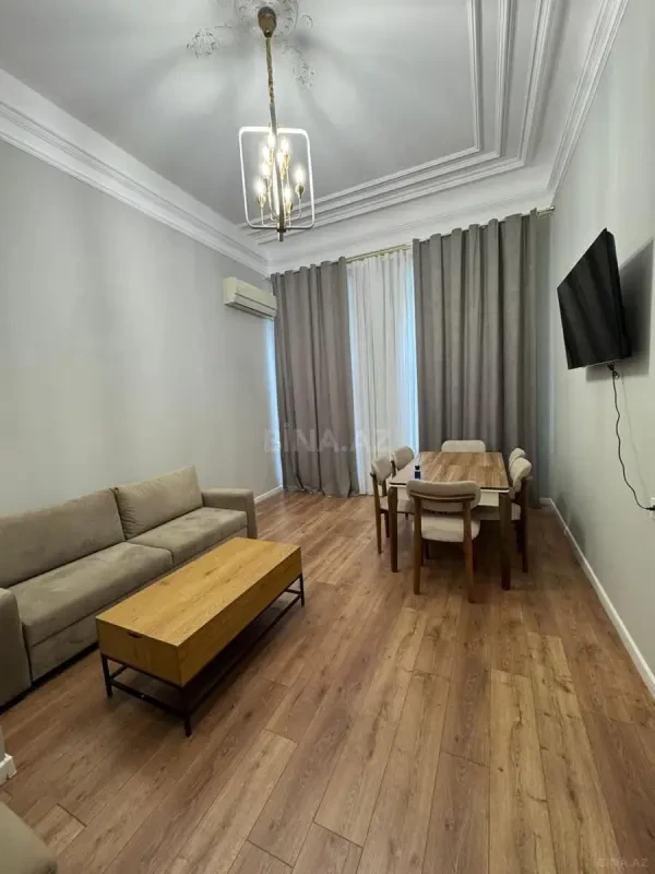 Kirayə verilir 2 otaqlı mənzil 60 m²