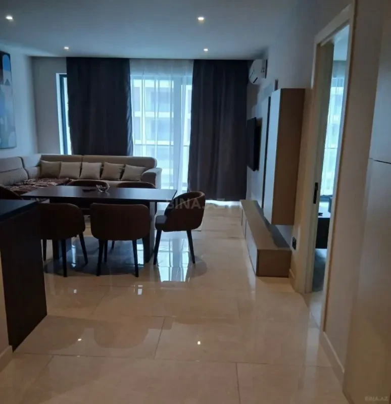 Kirayə verilir 2 otaqlı mənzil 105 m²