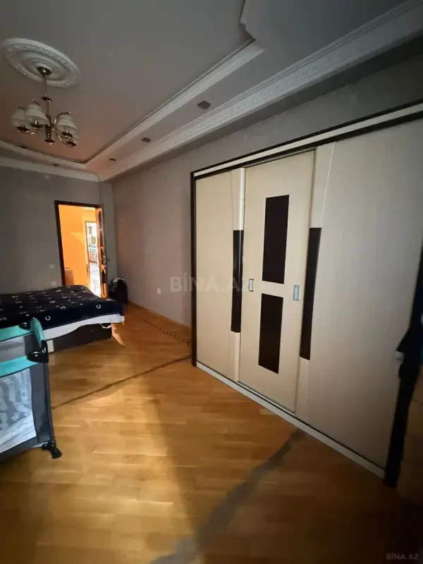 Kirayə verilir 2 otaqlı mənzil 90 m²