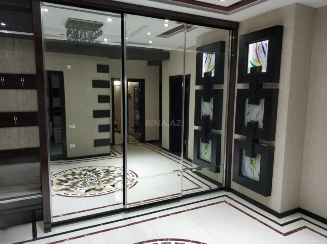 Kirayə verilir 4 otaqlı mənzil 180 m²