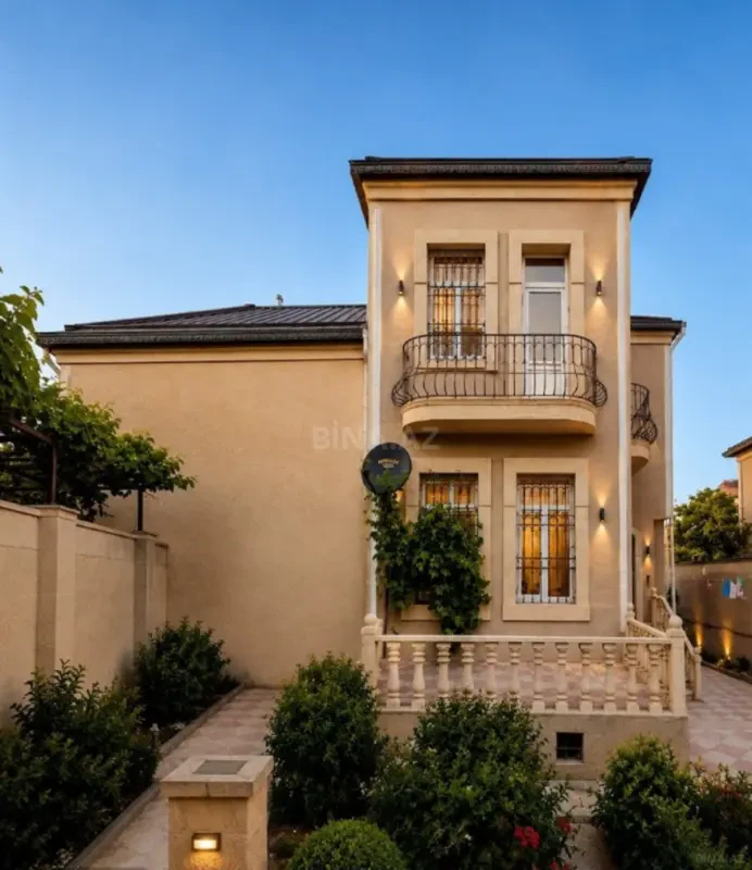 Satılır 7 otaqlı həyət evi 300 m²