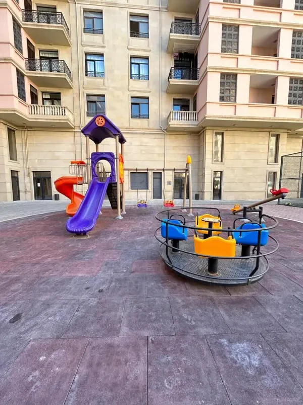 Kirayə verilir 2 otaqlı mənzil 100 m²