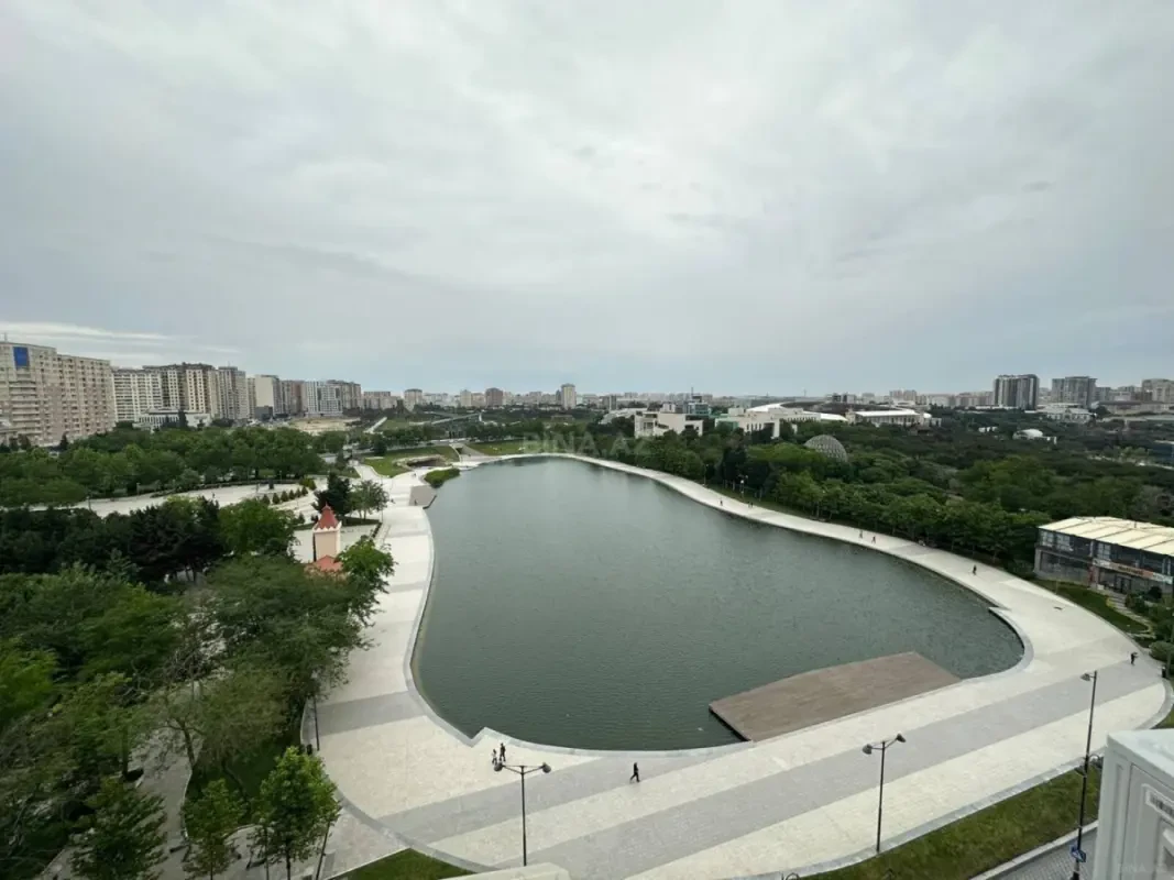Satılır 2 otaqlı mənzil 82 m²