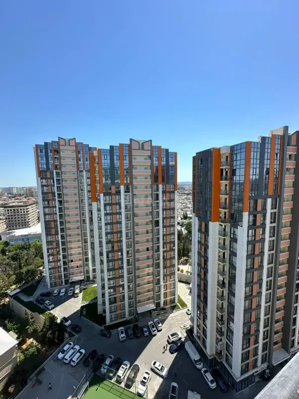 Kirayə verilir 4 otaqlı mənzil 132 m²