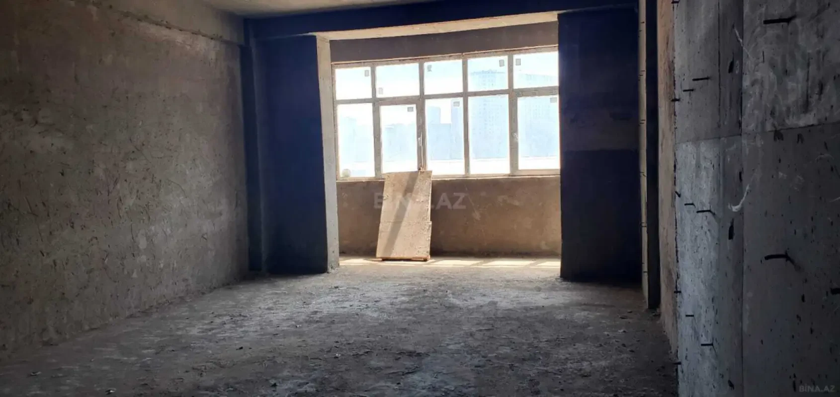 Satılır 3 otaqlı mənzil 144 m²