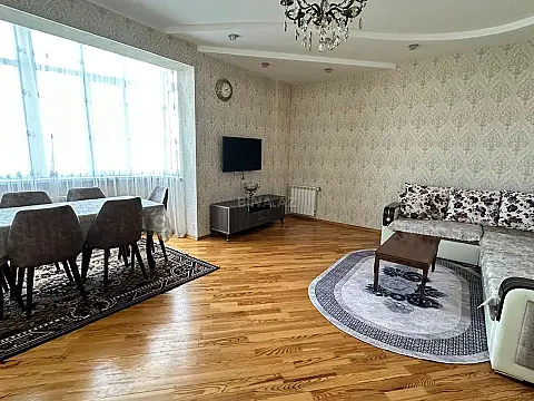 Satılır 3 otaqlı mənzil 120 m² — Bakı 3 otaq 120.00 m²