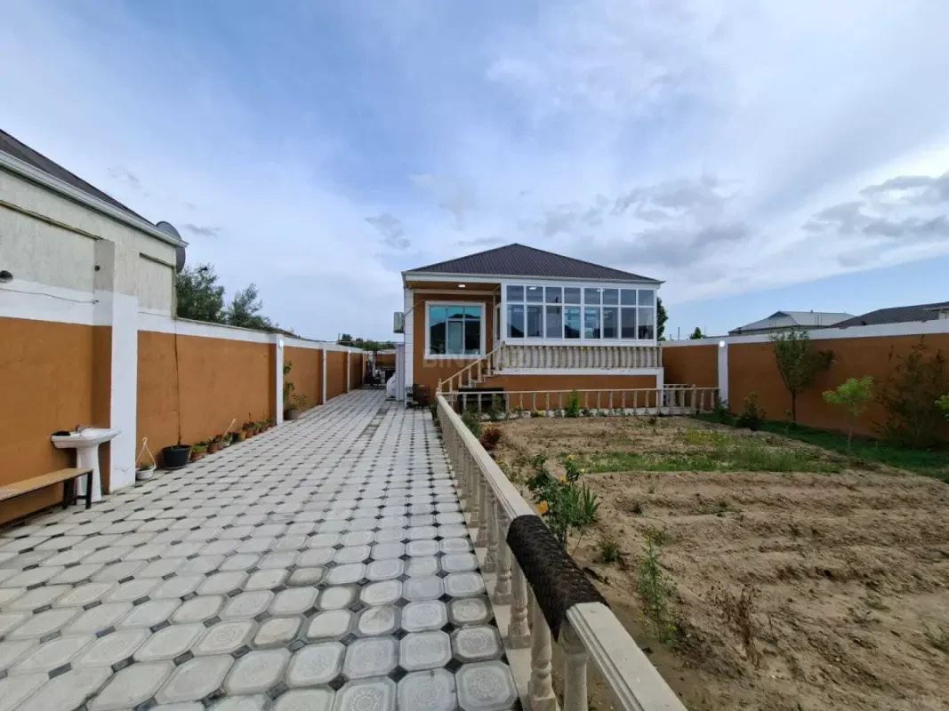 Satılır 4 otaqlı həyət evi 125 m²