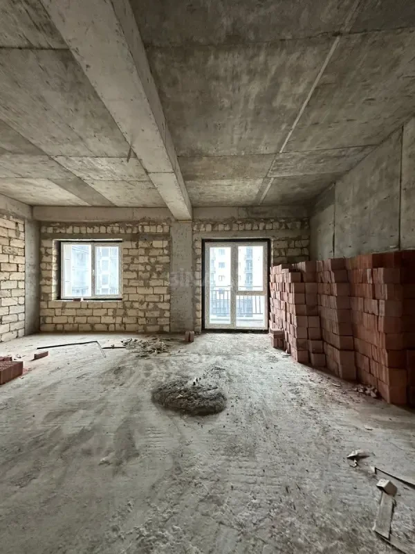 Satılır 3 otaqlı mənzil 134 m²