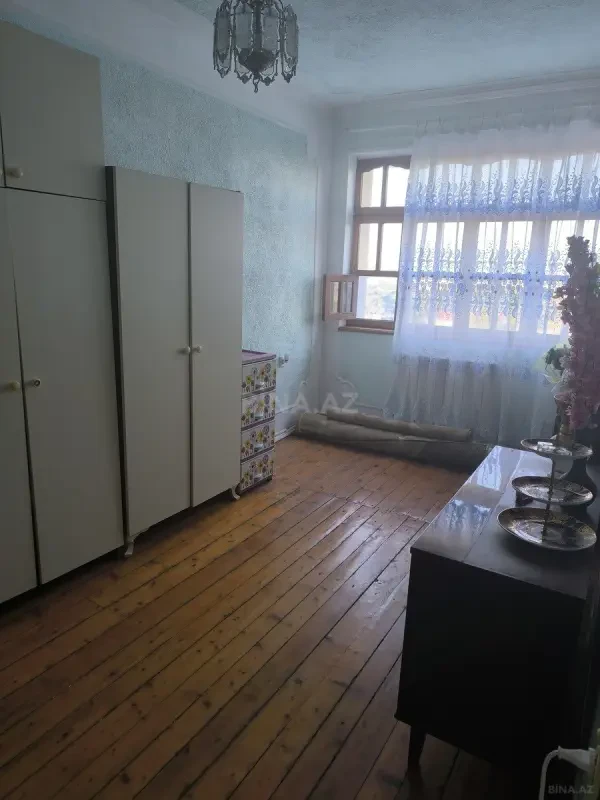 Satılır 4 otaqlı mənzil 80 m²