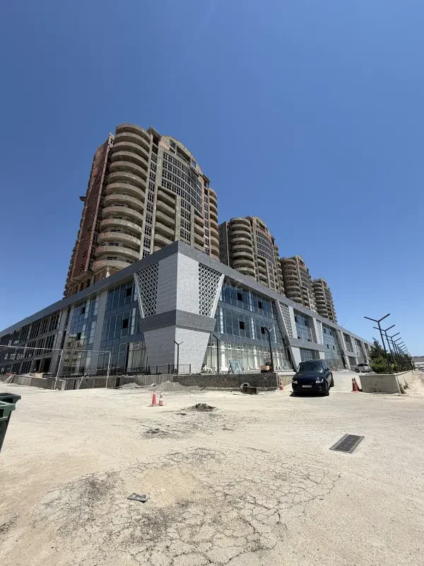 Satılır 2 otaqlı mənzil 77.5 m²
