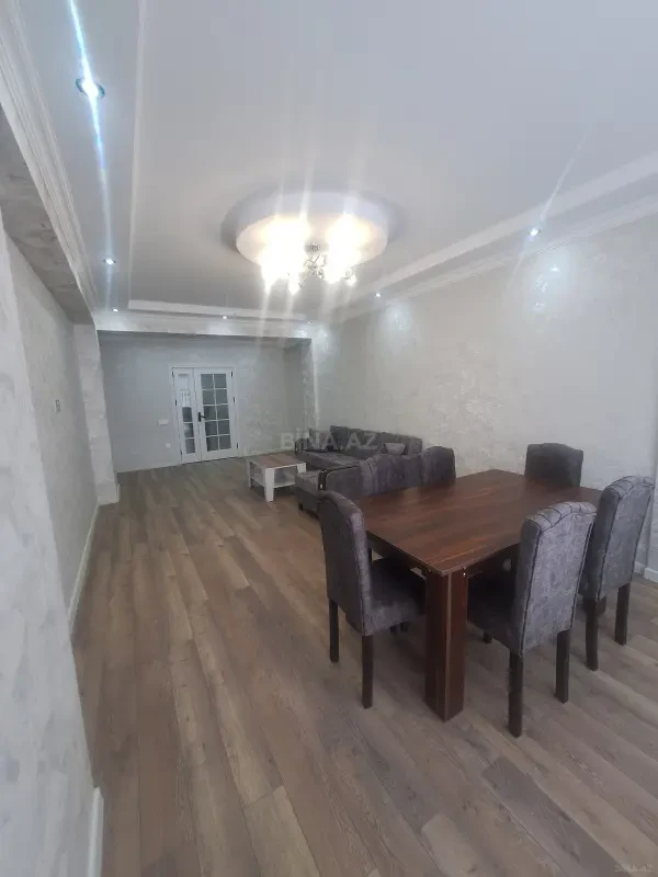 Kirayə verilir 3 otaqlı mənzil 130 m²