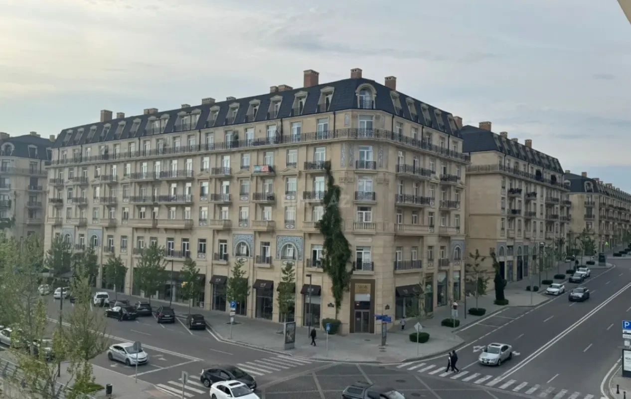 Kirayə verilir 3 otaqlı mənzil 130 m²