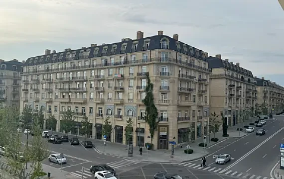 Kirayə verilir 3 otaqlı mənzil 130 m² — Bakı 3 otaq 130.00 m²