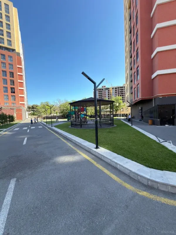Kirayə verilir 2 otaqlı mənzil 80 m²