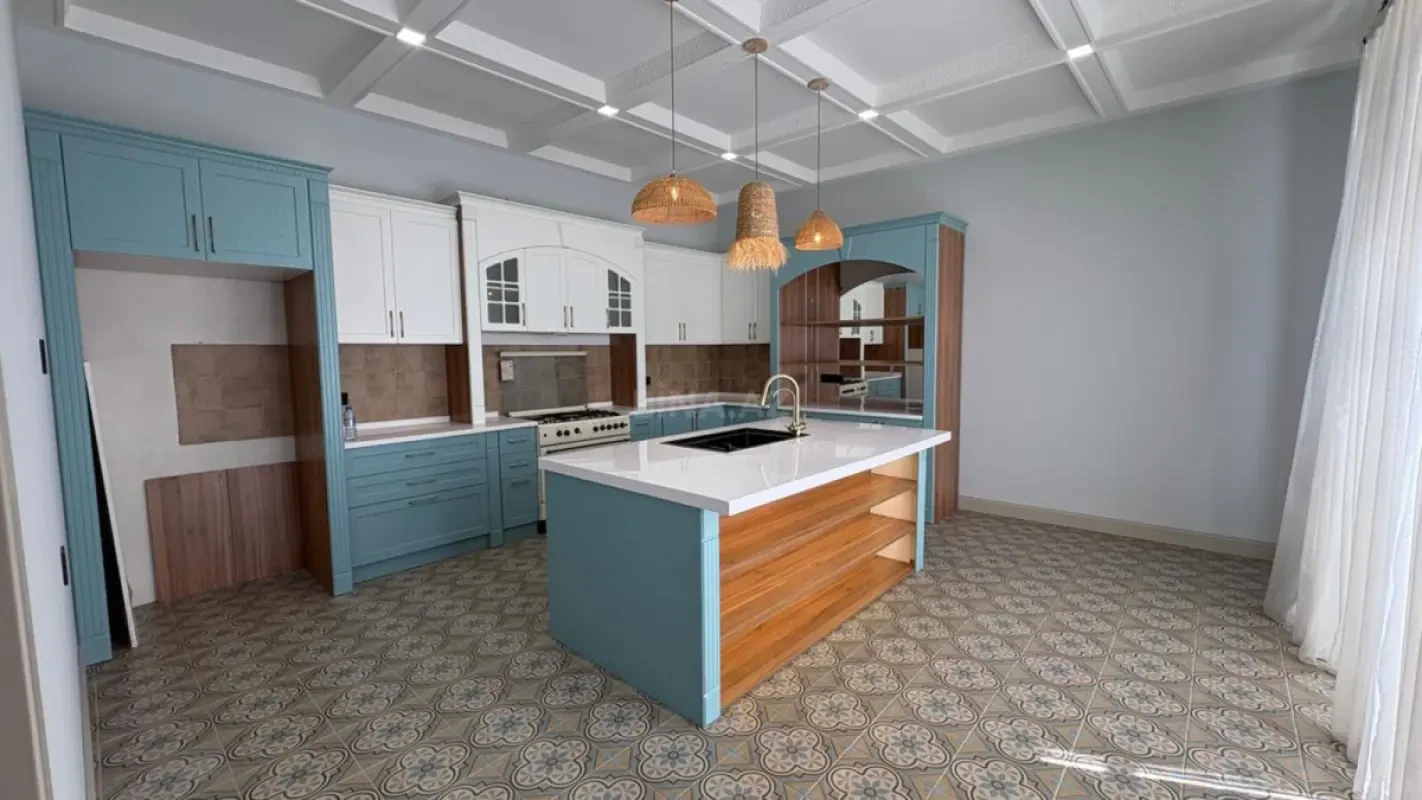 Satılır 4 otaqlı həyət evi 220 m²