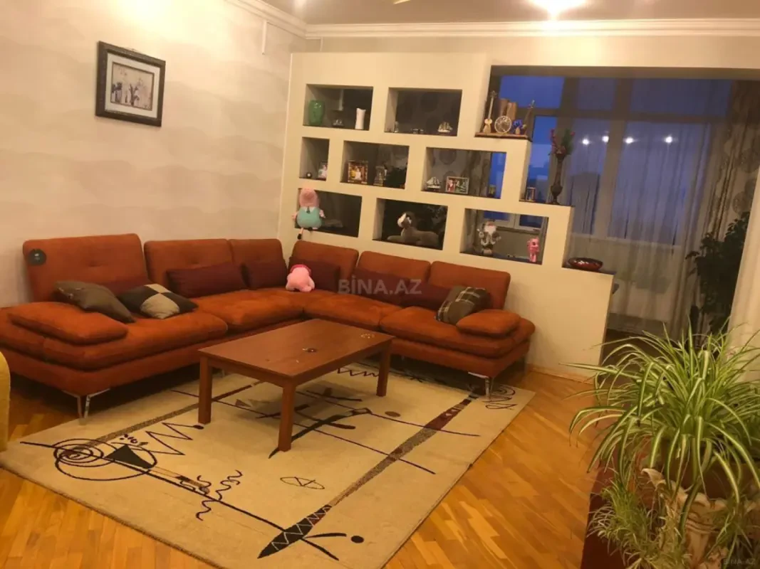 Satılır 3 otaqlı mənzil 101 m²