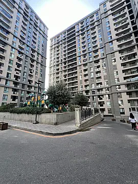 Satılır 2 otaqlı mənzil 65 m² — Bakı, Həzi Aslanov qəs. 2 otaq 65.00 m²