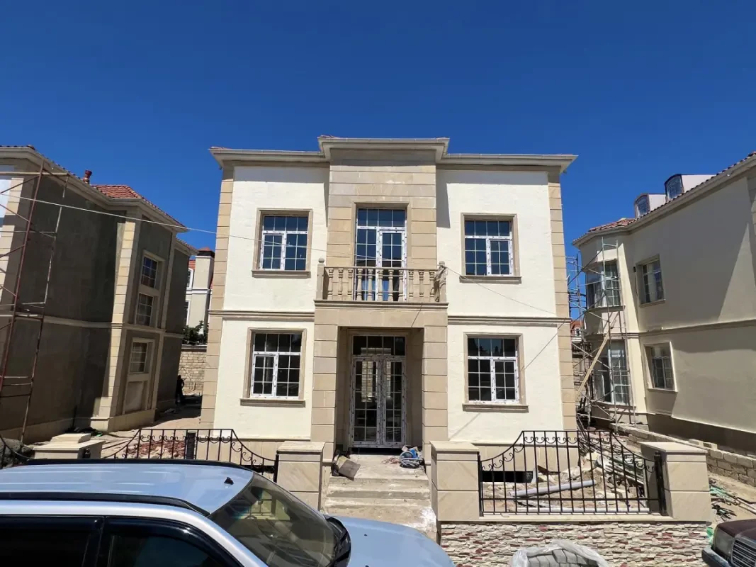 Satılır 6 otaqlı həyət evi 400 m²