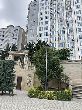 Kirayə verilir 4 otaqlı mənzil 170 m² — Bakı, İnşaatçılar 4 otaq 170.00 m²