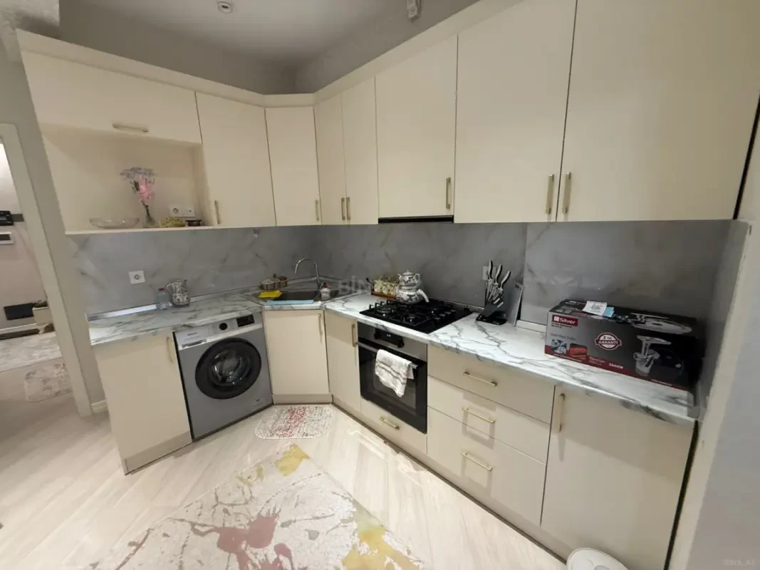 Kirayə verilir 2 otaqlı mənzil 79 m²