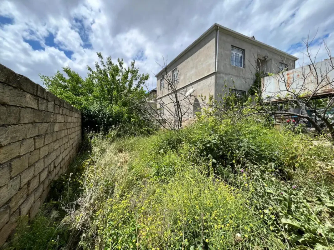 Satılır 5 otaqlı həyət evi 100 m²