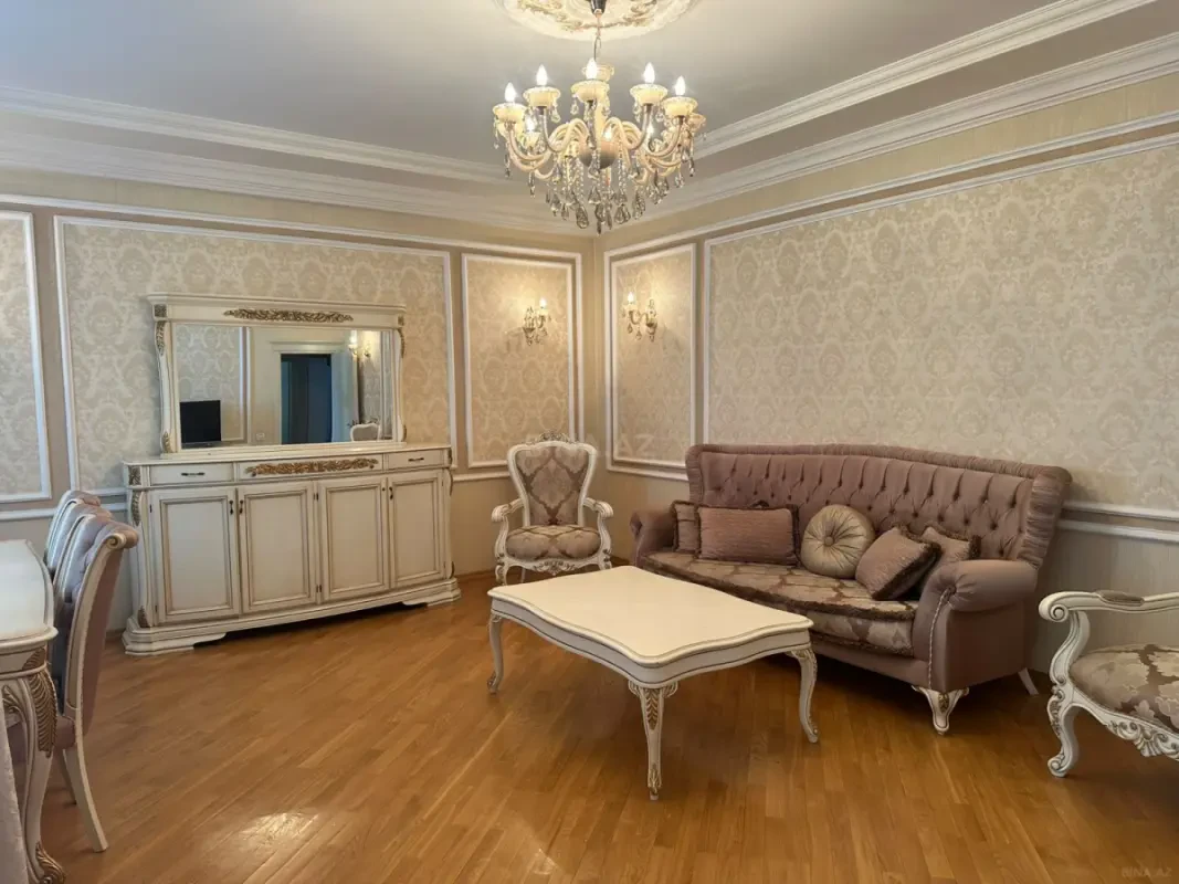 Kirayə verilir 3 otaqlı mənzil 120 m²