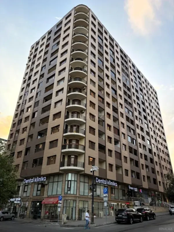 Satılır 2 otaqlı mənzil 110 m²