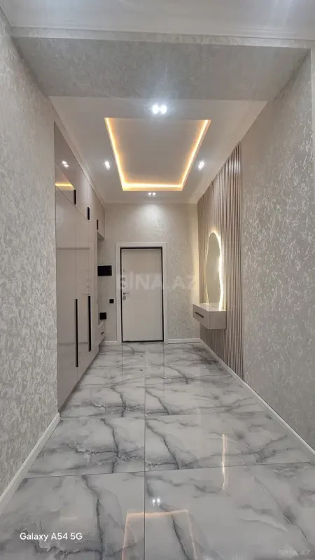 Satılır 3 otaqlı mənzil 136 m²