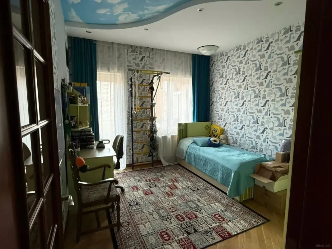 Satılır 4 otaqlı mənzil 160 m²