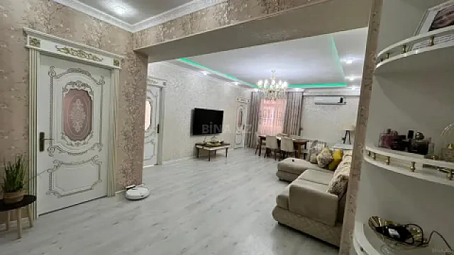 Satılır 3 otaqlı mənzil 100 m² — Bakı, İnşaatçılar 3 otaq 100.00 m²