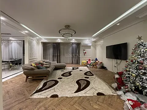 Satılır 5 otaqlı mənzil 301 m² — Bakı 5 otaq 301.00 m²