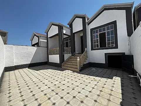Satılır 4 otaqlı həyət evi 100 m² — Bakı 4 otaq 100.00 m²