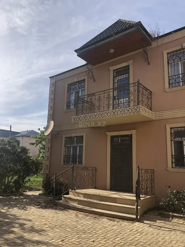 Satılır 4 otaqlı həyət evi 170 m²