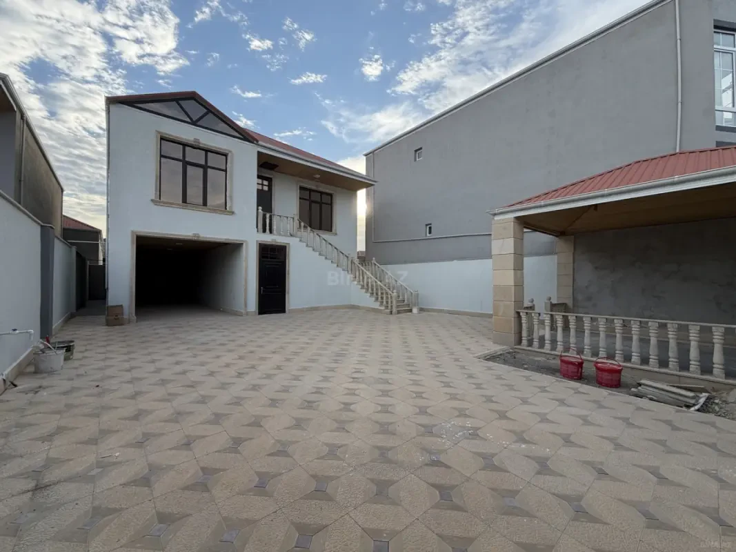 Satılır 4 otaqlı həyət evi 160 m²