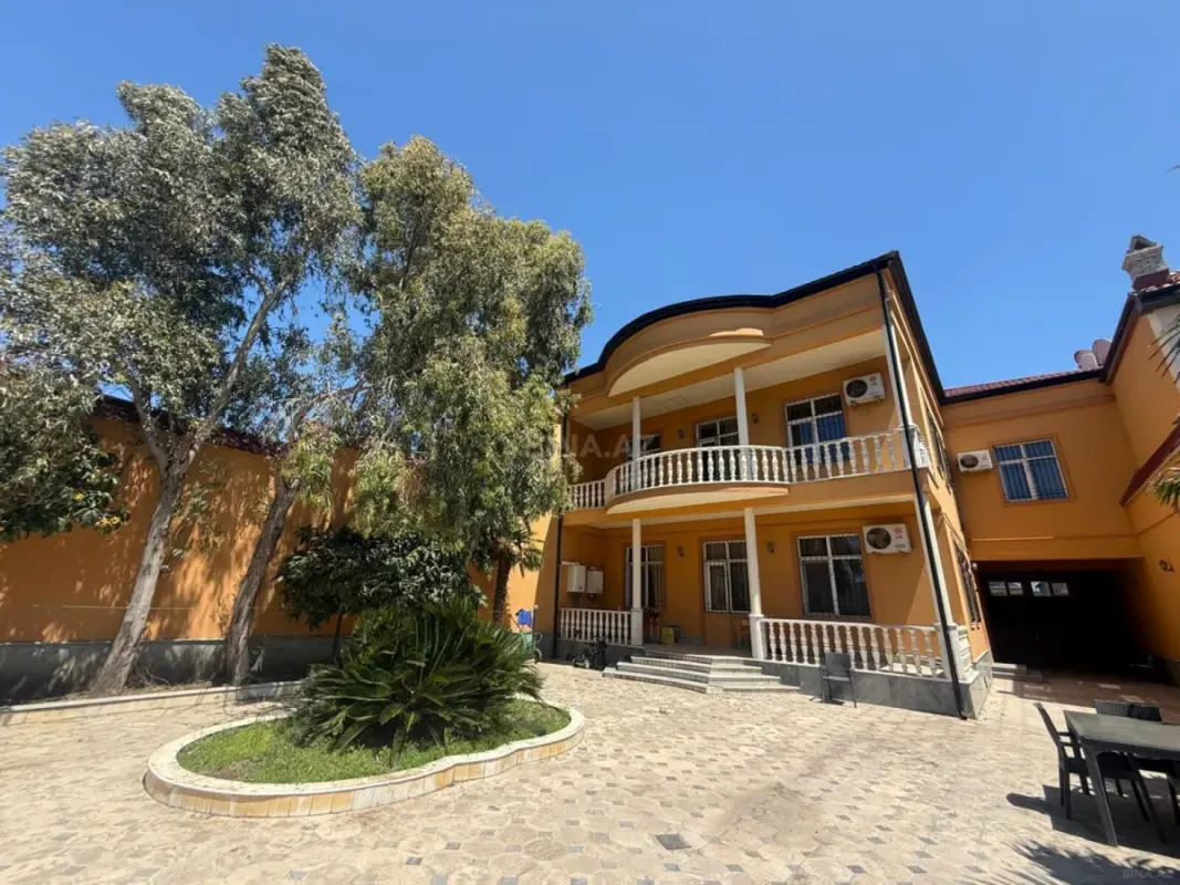 Satılır 5 otaqlı həyət evi 410 m²