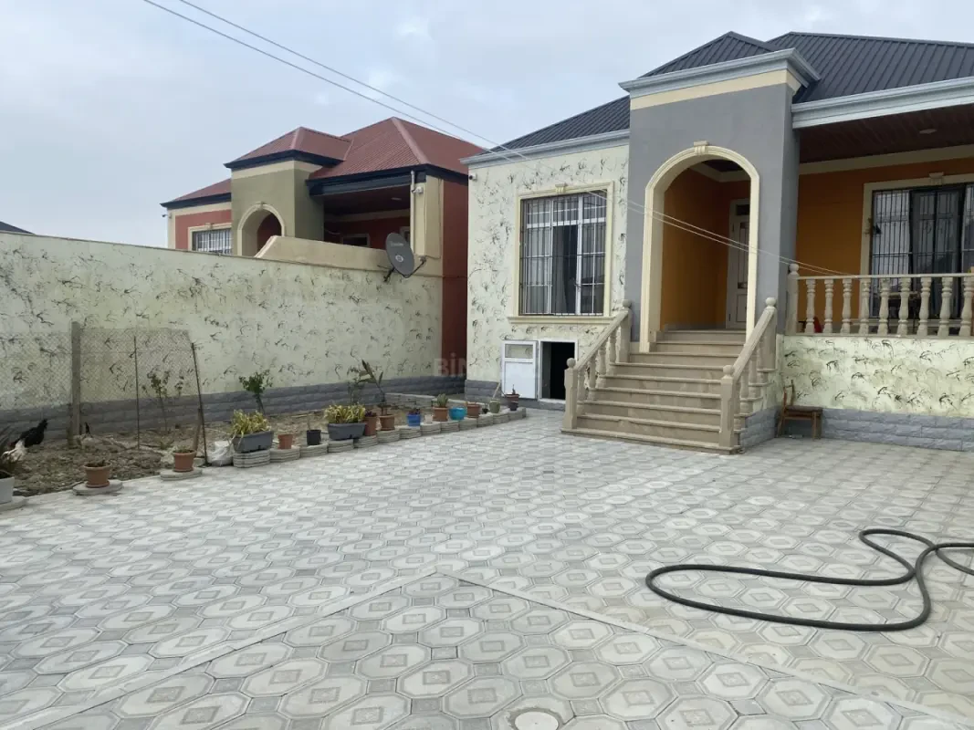 Satılır 4 otaqlı həyət evi 120 m²