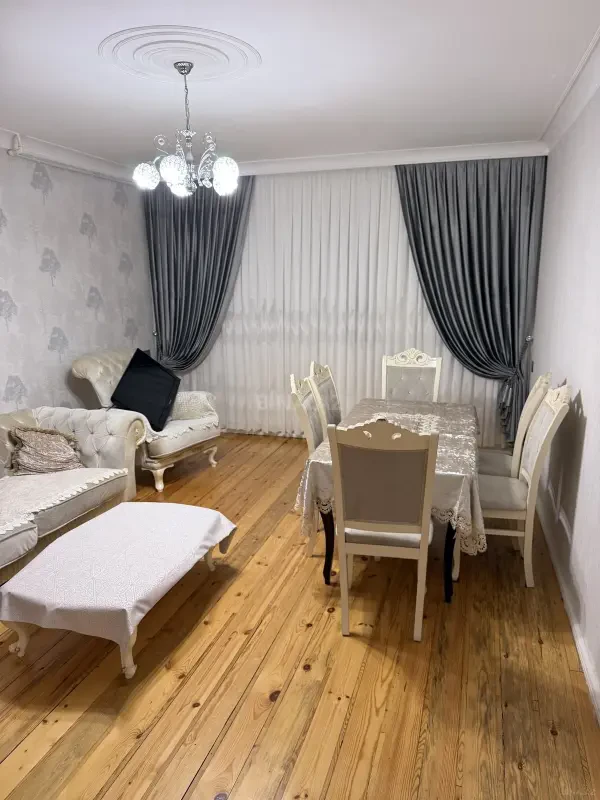 Satılır 4 otaqlı mənzil 95 m²
