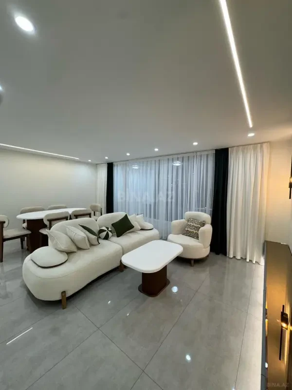Satılır 3 otaqlı mənzil 110 m²
