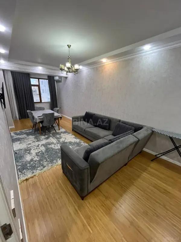 Kirayə verilir 2 otaqlı mənzil 85 m²