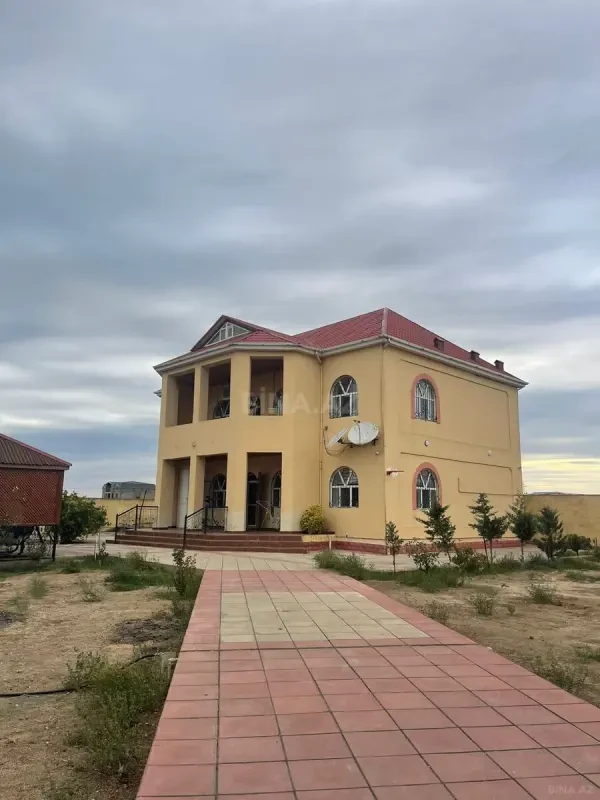 Satılır 7 otaqlı həyət evi 90 m²