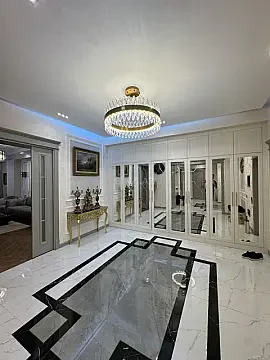 Satılır 4 otaqlı mənzil 215 m² — Bakı 4 otaq 215.00 m²