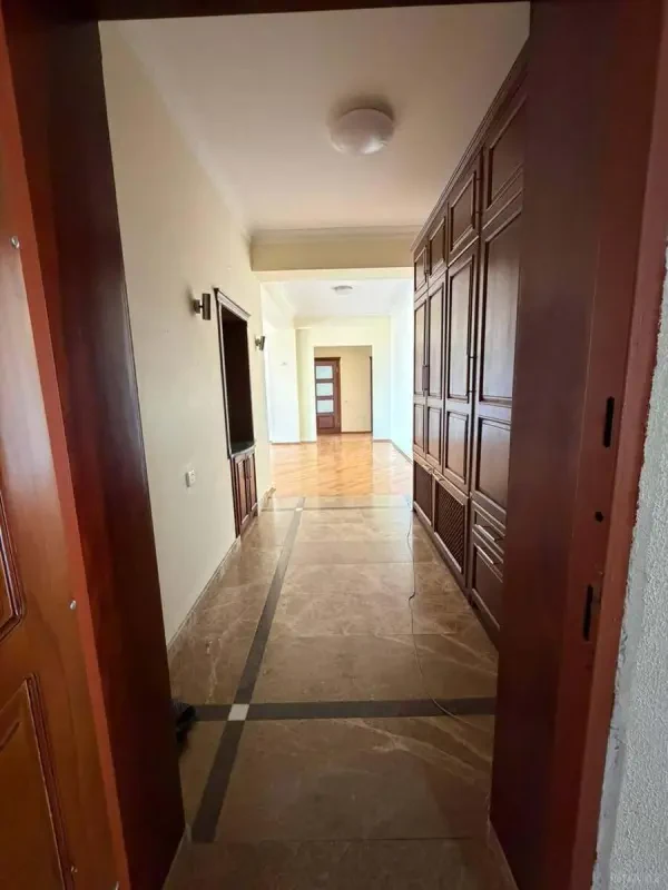 Kirayə verilir 3 otaqlı mənzil 140 m²