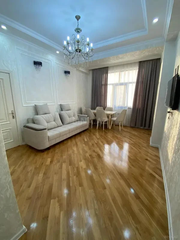 Kirayə verilir 2 otaqlı mənzil 60 m²