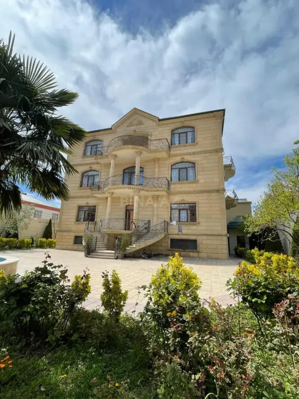 Kirayə verilir 10 otaqlı həyət evi 800 m²